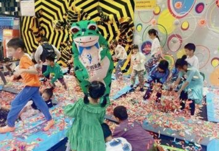 今年“六一”消费主打“陪孩子花钱”，青岛家长更多地参与到孩子的娱乐中
